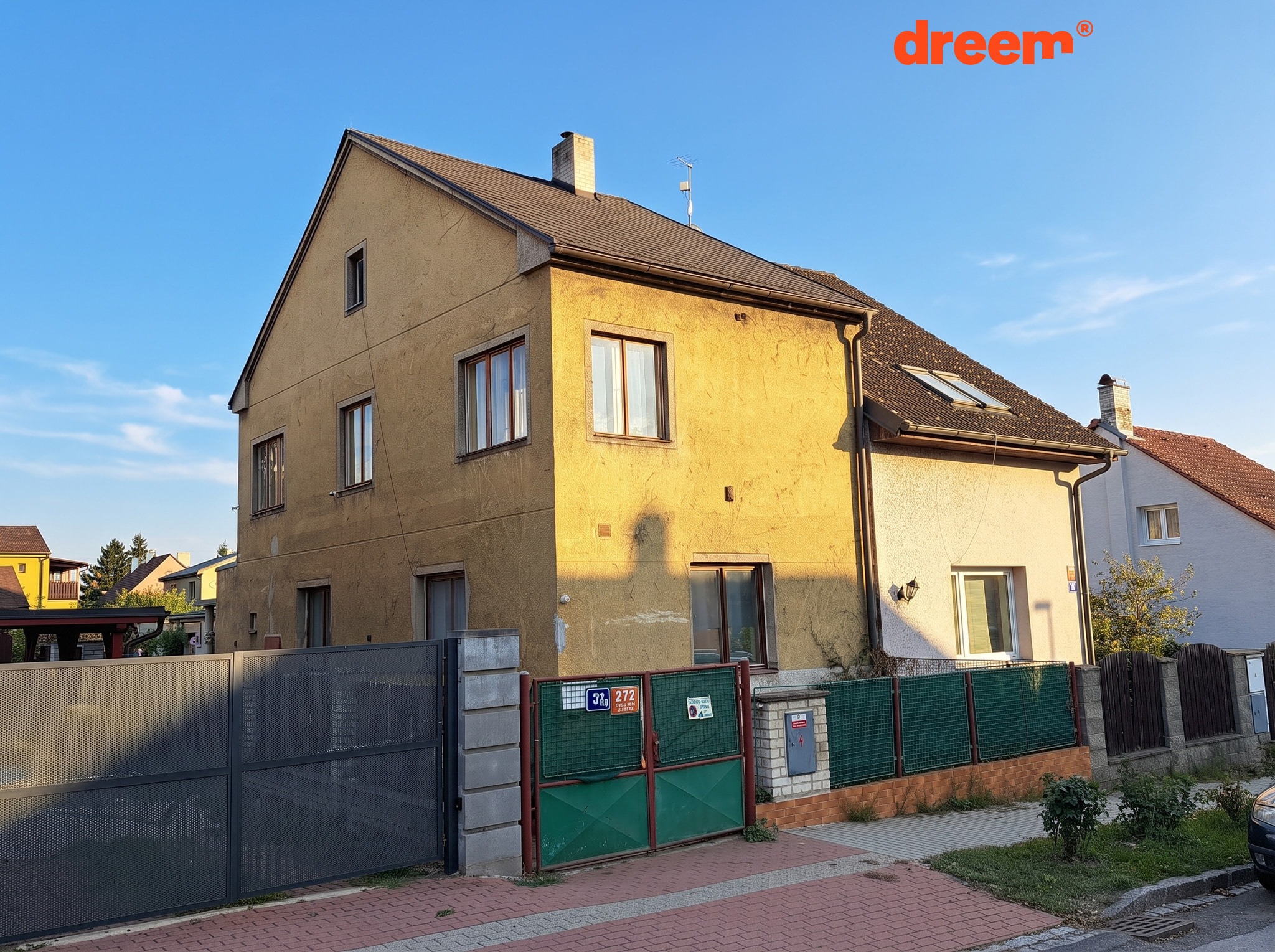 Photo of 5+1 Detached House for Renovation, 202 m², Land 349 m², Prague–Čakovice